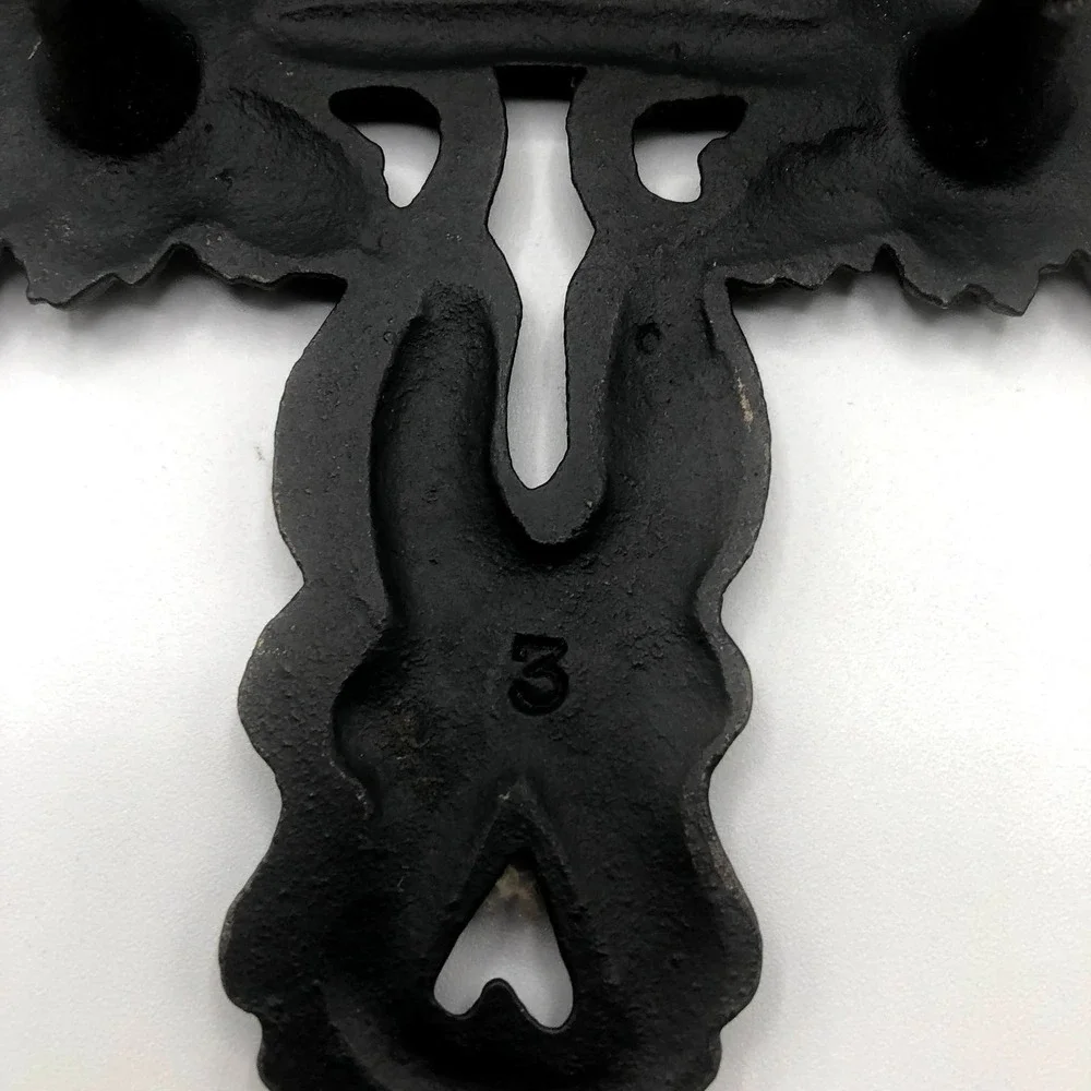 Vintage Hand-Painted Iron Trivet‎